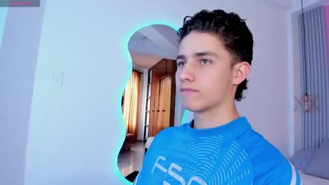  THEO- MATEO  online show from 01/04/25, 05:47