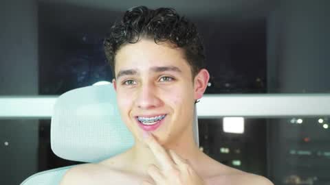  THEO- MATEO  online show from 02/12/25, 11:30