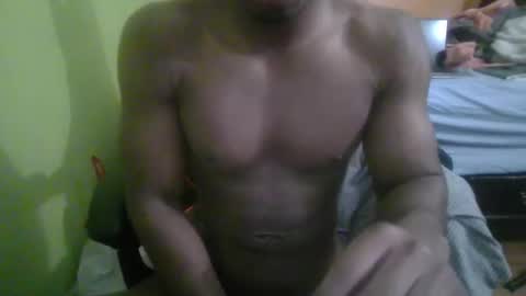 Snapshot of theoneishe chatting on 05/12/26, 02:19 theone online show from 05/12/26, 02:19
