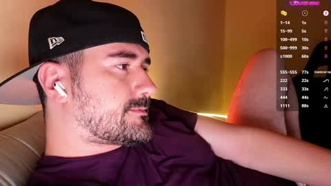 Snapshot of theoravi chatting on 11/17/25, 03:23 Theo Ravi online show from 11/17/25, 03:23