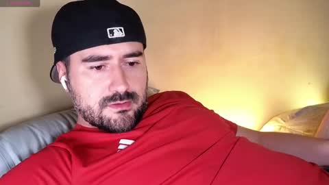 Snapshot of theoravi chatting on 11/23/25, 04:23 Theo Ravi online show from 11/23/25, 04:23