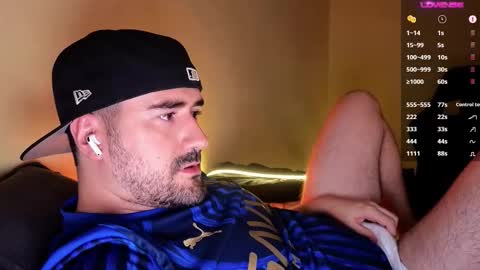 Snapshot of theoravi chatting on 11/30/25, 03:21 Theo Ravi online show from 11/30/25, 03:21