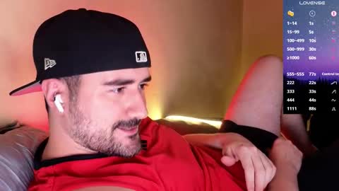 Snapshot of theoravi chatting on 12/14/25, 04:07 Theo Ravi online show from 12/14/25, 04:07