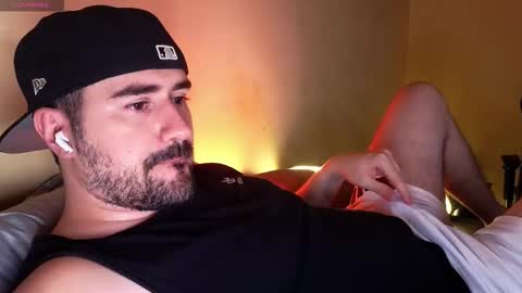 Snapshot of theoravi chatting on 12/16/25, 03:55 Theo Ravi online show from 12/16/25, 03:55