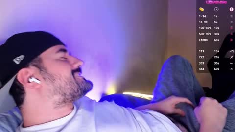 Snapshot of theoravi chatting on 12/18/25, 04:18 Theo Ravi online show from 12/18/25, 04:18