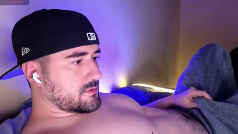 Snapshot of theoravi chatting on 12/22/25, 03:36 Theo Ravi online show from 12/22/25, 03:36