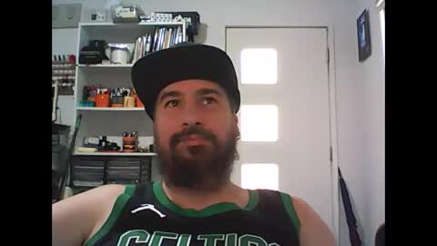 Snapshot of theozbeardguy chatting on 01/19/25, 02:15 aussiebeard online show from 01/19/25, 02:15