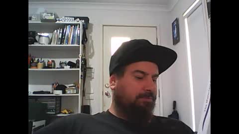 Snapshot of theozbeardguy chatting on 02/13/25, 02:34 aussiebeard online show from 02/13/25, 02:34