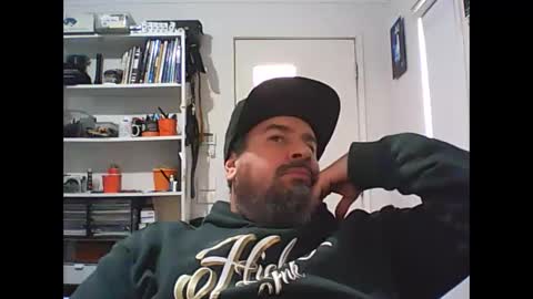 Snapshot of theozbeardguy chatting on 09/10/25, 03:39 aussiebeard online show from 09/10/25, 03:39