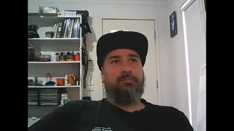 Snapshot of theozbeardguy chatting on 10/15/25, 02:01 aussiebeard online show from 10/15/25, 02:01