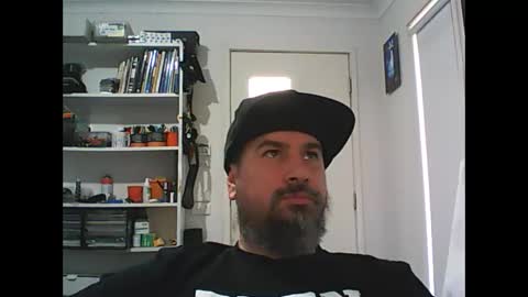 Snapshot of theozbeardguy chatting on 10/16/25, 01:50 aussiebeard online show from 10/16/25, 01:50