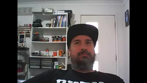 Snapshot of theozbeardguy chatting on 10/22/25, 02:01 aussiebeard online show from 10/22/25, 02:01
