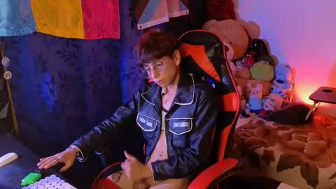 Snapshot of theprince_red chatting on 10/07/25, 10:18 Matt independent model online show from 10/07/25, 10:18