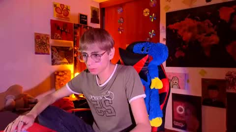 Matt independent model  online show from 04/15/26, 07:32