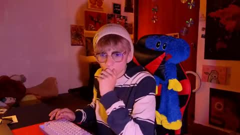 Matt independent model  online show from 04/16/26, 07:58