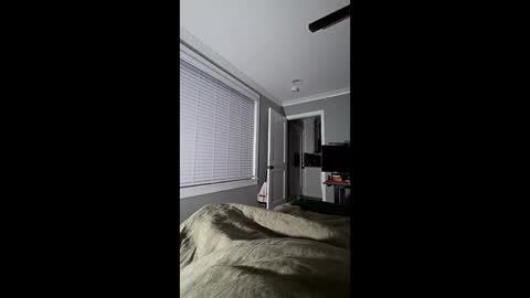 Snapshot of therayth chatting on 12/15/25, 04:28 therayth online show from 12/15/25, 04:28