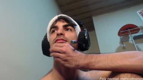 Snapshot of therazhanen chatting on 12/29/24, 05:42 Santiago Enrique online show from 12/29/24, 05:42