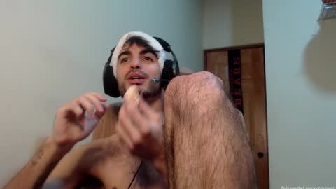 Snapshot of therazhanen chatting on 12/31/24, 04:49 Santiago Enrique online show from 12/31/24, 04:49