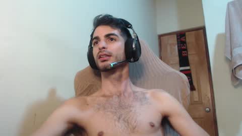 Snapshot of therazhanen chatting on 03/03/25, 05:20 Santiago Enrique online show from 03/03/25, 05:20