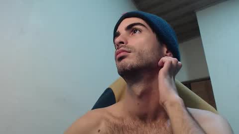 Snapshot of therazhanen chatting on 10/24/25, 06:21 Santiago Enrique online show from 10/24/25, 06:21