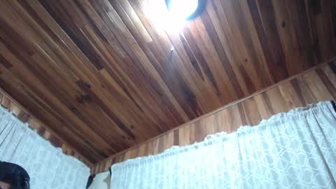 Snapshot of therazhanen chatting on 12/22/25, 05:37 Santiago Enrique online show from 12/22/25, 05:37