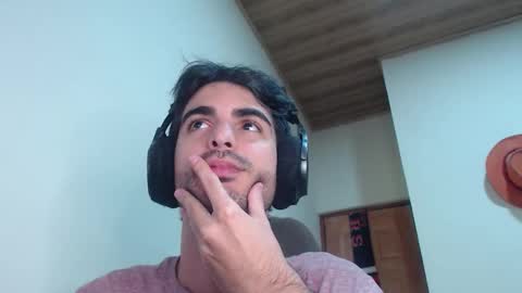 Snapshot of therazhanen chatting on 01/13/26, 06:40 Santiago Enrique online show from 01/13/26, 06:40