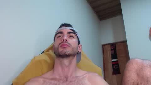 Snapshot of therazhanen chatting on 01/18/26, 05:22 Santiago Enrique online show from 01/18/26, 05:22