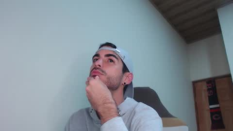 Snapshot of therazhanen chatting on 02/07/26, 04:49 Santiago Enrique online show from 02/07/26, 04:49