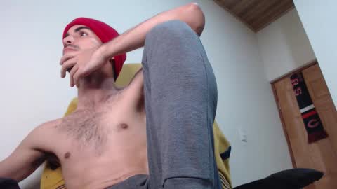 Snapshot of therazhanen chatting on 02/19/26, 06:42 Santiago Enrique online show from 02/19/26, 06:42