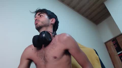 Snapshot of therazhanen chatting on 03/02/26, 05:52 Santiago Enrique online show from 03/02/26, 05:52