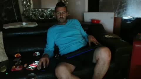 Snapshot of therealkurva4u chatting on 10/03/25, 07:00 therealkurva4u online show from 10/03/25, 07:00