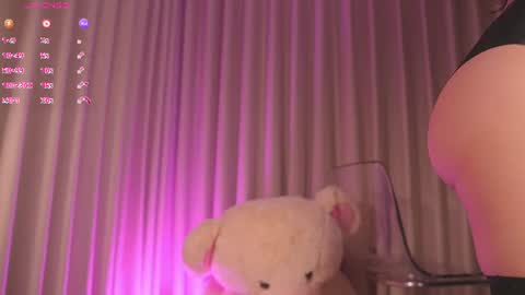Snapshot of therealpeach_ chatting on 07/16/26, 01:00 online show from 07/16/26, 01:00