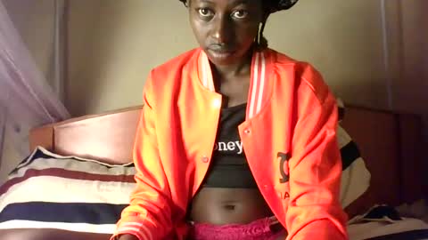Snapshot of therry_heart chatting on 07/16/26, 07:25 hearty online show from 07/16/26, 07:25