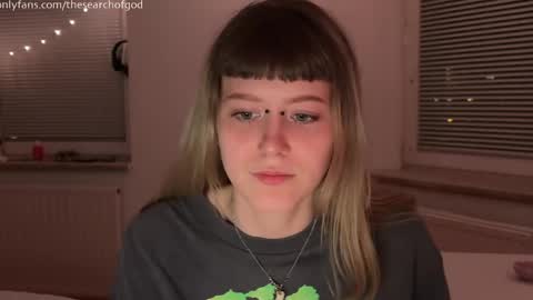 LISA                                            online show from 04/18/26, 07:58