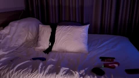 Anya online show from 11/22/25, 02:27