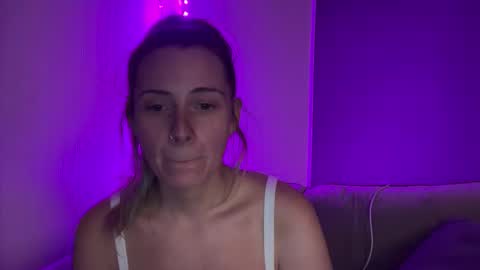 Snapshot of theshybabe chatting on 02/23/26, 02:42 theshybabe online show from 02/23/26, 02:42