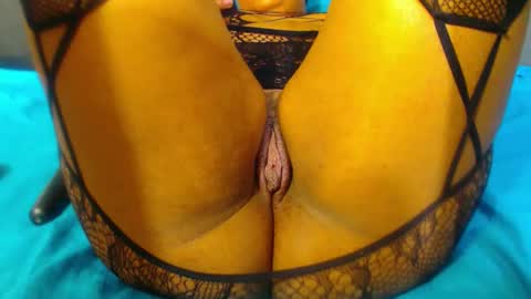 Snapshot of theshybaddie chatting on 09/15/25, 07:14 theshybaddie online show from 09/15/25, 07:14