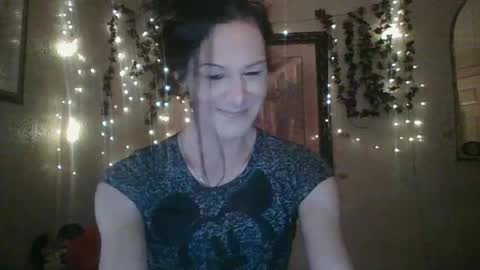 sillymillie0 online show from 10/23/25, 01:54