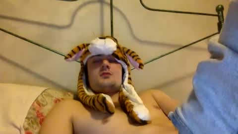 Snapshot of thesimplerock chatting on 01/26/25, 01:09 thesimplerock online show from 01/26/25, 01:09