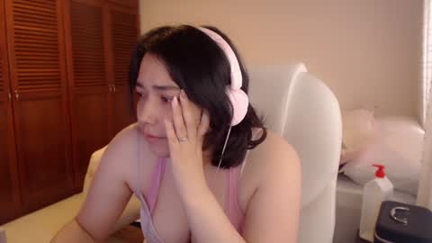 Mai online show from 06/18/26, 05:06