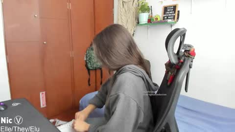 Snapshot of thetropicalseduction chatting on 09/24/25, 12:41 Nicole online show from 09/24/25, 12:41