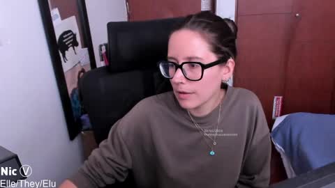 Nicole online show from 04/30/26, 09:08