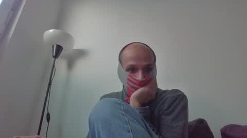 Snapshot of thetubedscarfguy chatting on 02/23/25, 04:13 Scarf guy online show from 02/23/25, 04:13
