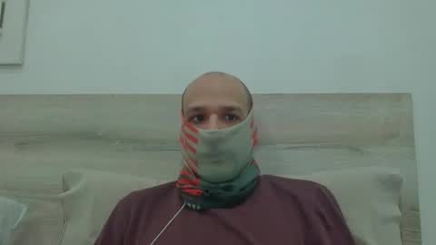 Scarf guy online show from 01/08/26, 07:21