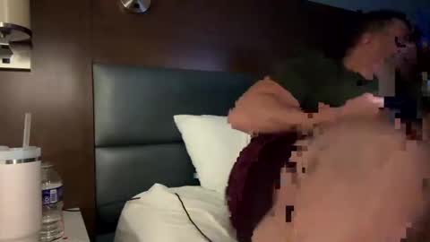 Snapshot of thetwolivecrew22 chatting on 11/15/25, 10:01 The Wild Ones online show from 11/15/25, 10:01