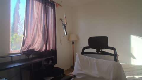 troy online show from 10/04/25, 11:47