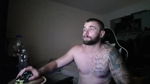 Snapshot of theufcfan_8181 chatting on 06/13/26, 05:38 troy online show from 06/13/26, 05:38
