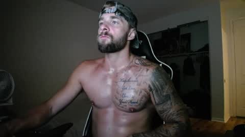 Snapshot of theufcfan_8181 chatting on 07/11/26, 04:26 troy online show from 07/11/26, 04:26