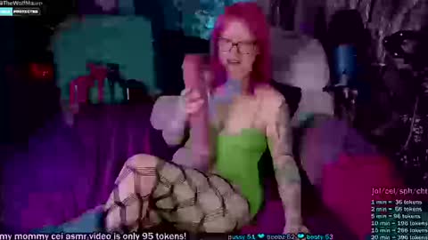 Snapshot of thewolfmaam chatting on 09/10/25, 08:53 Ana Adrenal online show from 09/10/25, 08:53