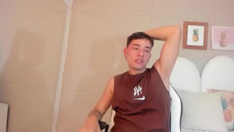 Snapshot of thiago_2003_ chatting on 03/14/26, 07:19 Thiago online show from 03/14/26, 07:19